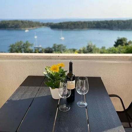 Apartament Maris Ii *